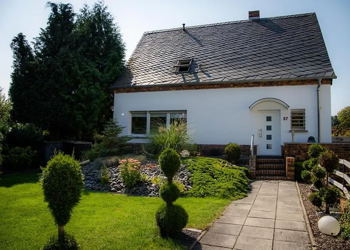 Unterschlupf Radeberg Mit Garten & Whirlpool