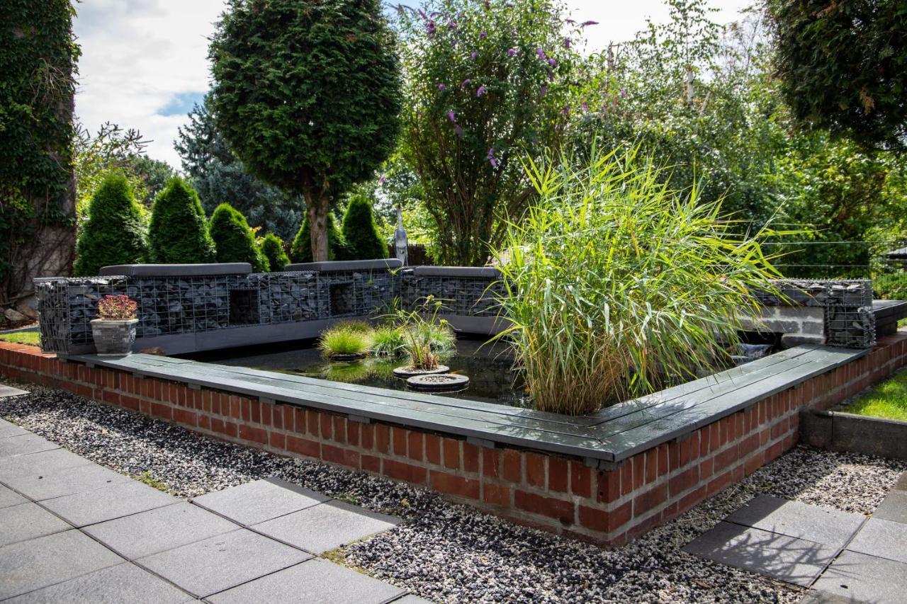 Unterschlupf Mit Garten & Whirlpool